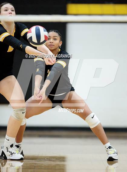 Thumbnail 2 in Timber Creek vs Fossil Ridge photogallery.