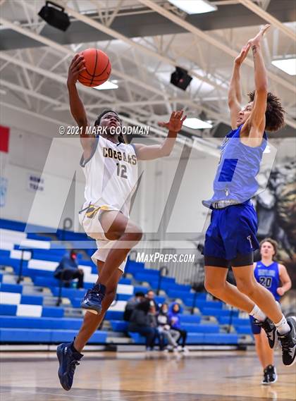 Thumbnail 3 in Nimitz vs Katy Taylor photogallery.
