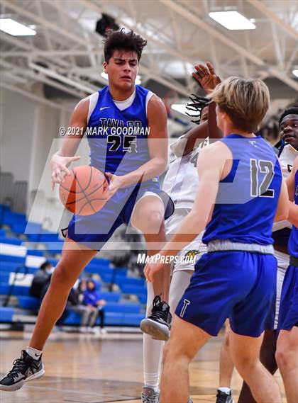 Thumbnail 3 in Nimitz vs Katy Taylor photogallery.