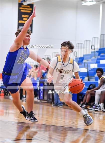 Thumbnail 2 in Nimitz vs Katy Taylor photogallery.