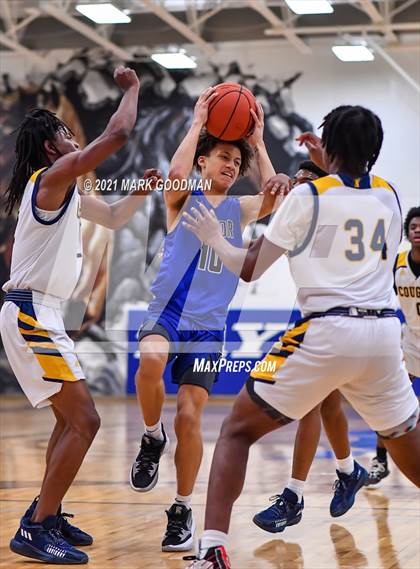 Thumbnail 1 in Nimitz vs Katy Taylor photogallery.