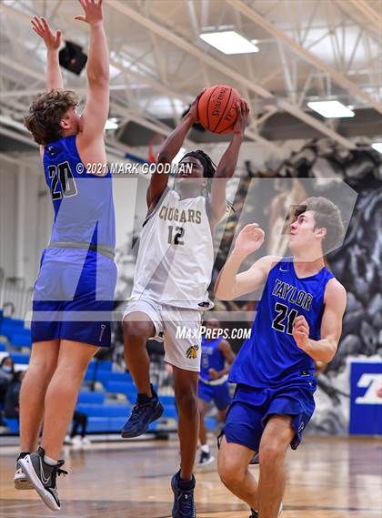 Thumbnail 3 in Nimitz vs Katy Taylor photogallery.