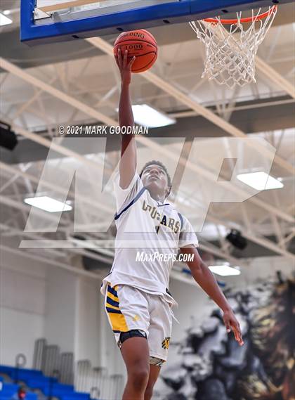 Thumbnail 3 in Nimitz vs Katy Taylor photogallery.
