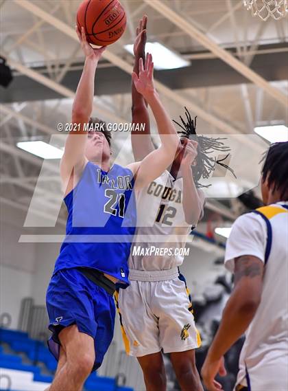 Thumbnail 3 in Nimitz vs Katy Taylor photogallery.