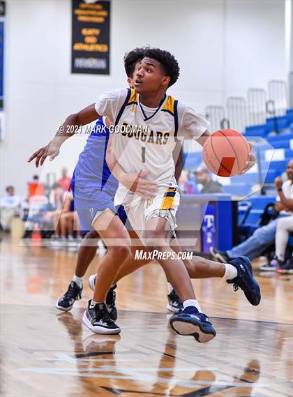 Thumbnail 1 in Nimitz vs Katy Taylor photogallery.