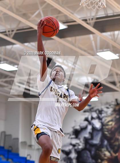 Thumbnail 2 in Nimitz vs Katy Taylor photogallery.