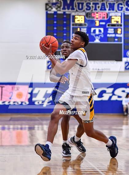 Thumbnail 1 in Nimitz vs Katy Taylor photogallery.