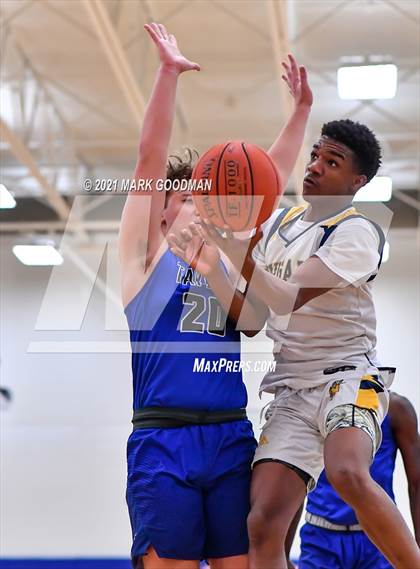 Thumbnail 2 in Nimitz vs Katy Taylor photogallery.