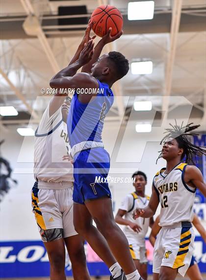 Thumbnail 1 in Nimitz vs Katy Taylor photogallery.