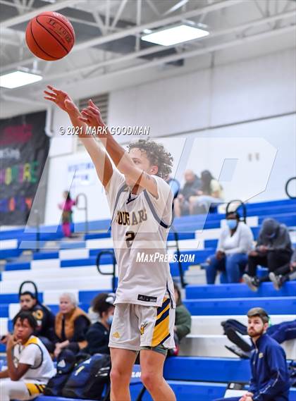 Thumbnail 2 in Nimitz vs Katy Taylor photogallery.