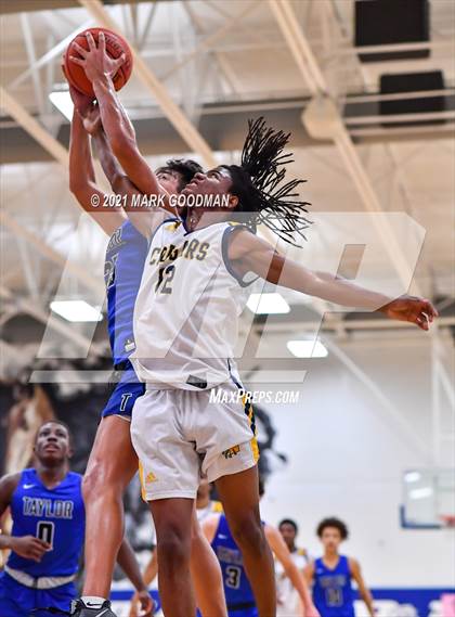 Thumbnail 1 in Nimitz vs Katy Taylor photogallery.