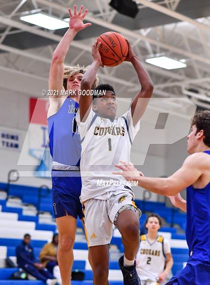 Thumbnail 2 in Nimitz vs Katy Taylor photogallery.