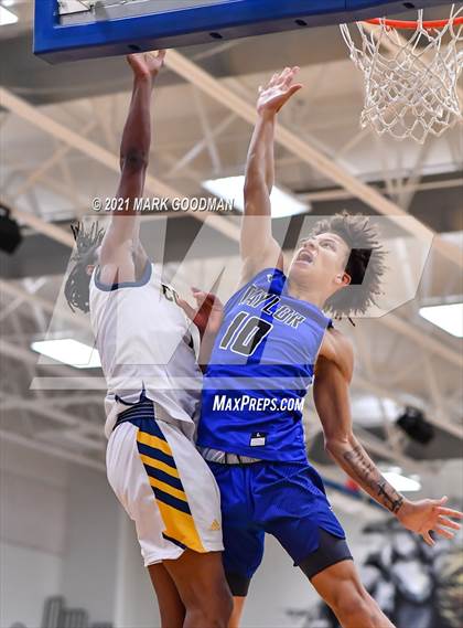 Thumbnail 3 in Nimitz vs Katy Taylor photogallery.
