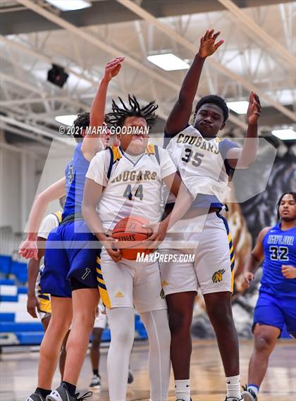 Thumbnail 1 in Nimitz vs Katy Taylor photogallery.