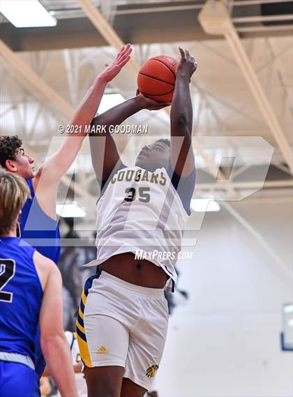 Thumbnail 2 in Nimitz vs Katy Taylor photogallery.