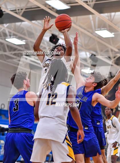 Thumbnail 1 in Nimitz vs Katy Taylor photogallery.