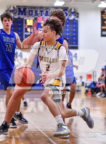 Thumbnail 2 in Nimitz vs Katy Taylor photogallery.