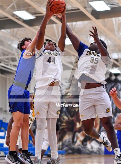 Thumbnail 1 in Nimitz vs Katy Taylor photogallery.