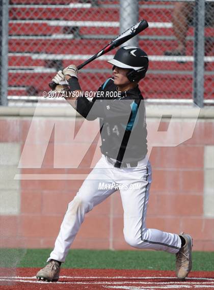 Thumbnail 3 in Aliso Niguel vs. Notre Dame (Boras Classic) photogallery.