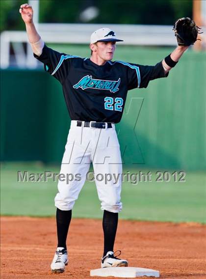 Thumbnail 3 in Pasadena Memorial vs Fort Bend Dulles (UIL 5A Region 3 Area Playoff) photogallery.