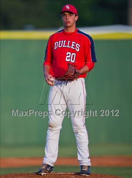 Thumbnail 3 in Pasadena Memorial vs Fort Bend Dulles (UIL 5A Region 3 Area Playoff) photogallery.