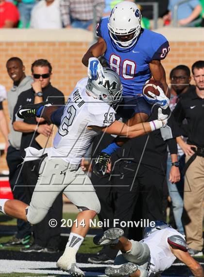 Thumbnail 3 in Martin vs. Allen (UIL 6A Regional Playoff) photogallery.
