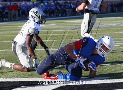 Thumbnail 3 in Martin vs. Allen (UIL 6A Regional Playoff) photogallery.
