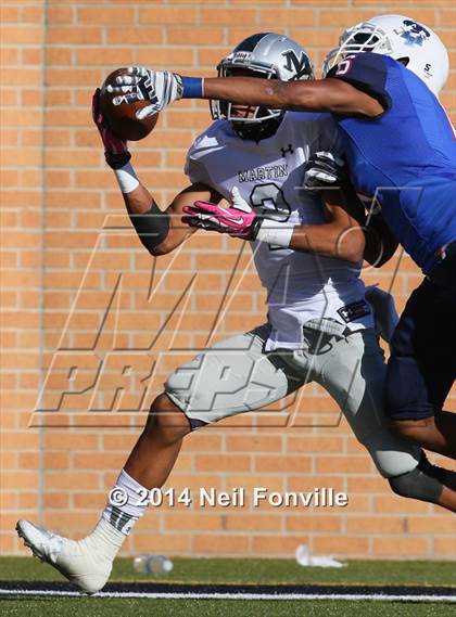 Thumbnail 1 in Martin vs. Allen (UIL 6A Regional Playoff) photogallery.