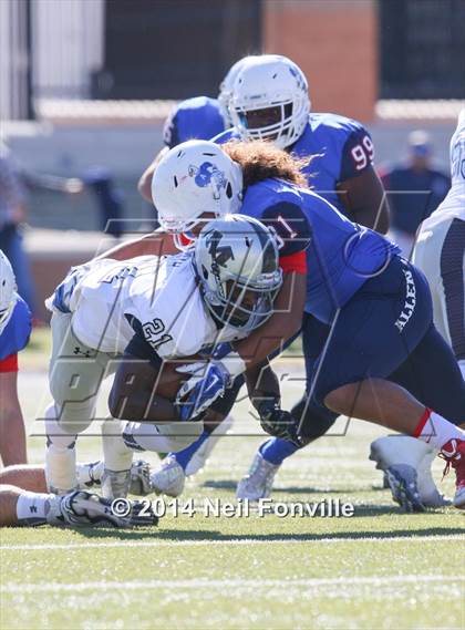 Thumbnail 2 in Martin vs. Allen (UIL 6A Regional Playoff) photogallery.