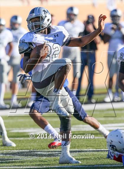 Thumbnail 1 in Martin vs. Allen (UIL 6A Regional Playoff) photogallery.