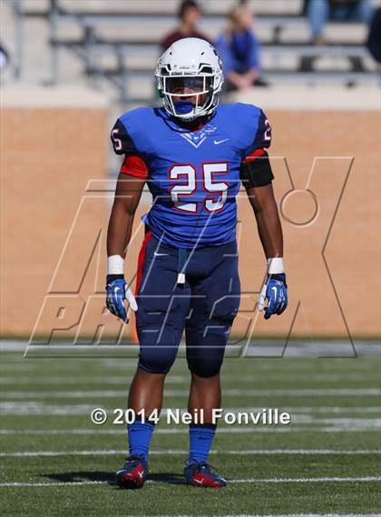 Thumbnail 1 in Martin vs. Allen (UIL 6A Regional Playoff) photogallery.