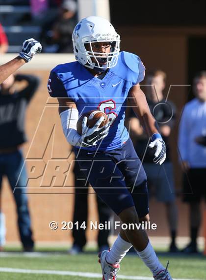 Thumbnail 1 in Martin vs. Allen (UIL 6A Regional Playoff) photogallery.