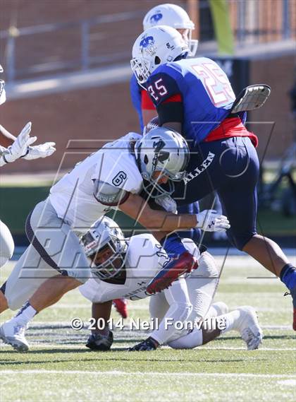 Thumbnail 3 in Martin vs. Allen (UIL 6A Regional Playoff) photogallery.