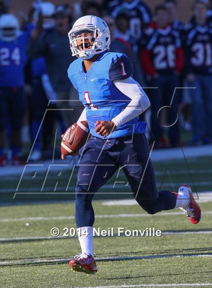 Thumbnail 1 in Martin vs. Allen (UIL 6A Regional Playoff) photogallery.
