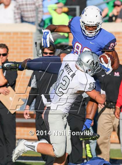 Thumbnail 1 in Martin vs. Allen (UIL 6A Regional Playoff) photogallery.