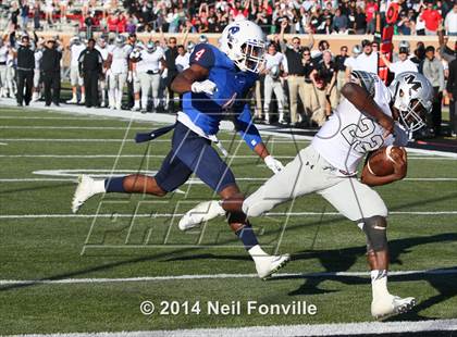 Thumbnail 2 in Martin vs. Allen (UIL 6A Regional Playoff) photogallery.