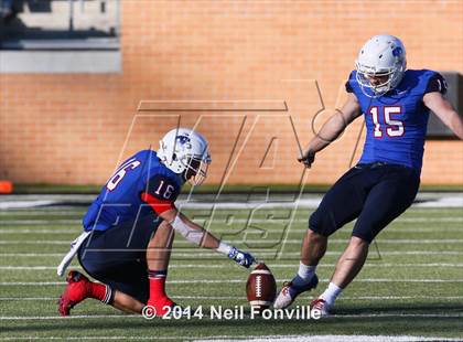 Thumbnail 2 in Martin vs. Allen (UIL 6A Regional Playoff) photogallery.