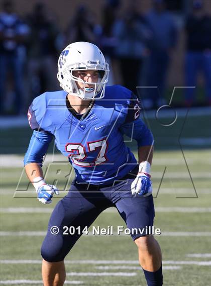 Thumbnail 1 in Martin vs. Allen (UIL 6A Regional Playoff) photogallery.