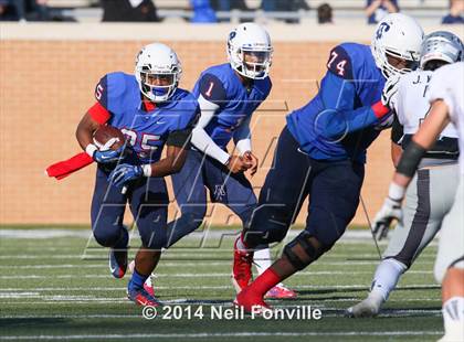 Thumbnail 2 in Martin vs. Allen (UIL 6A Regional Playoff) photogallery.
