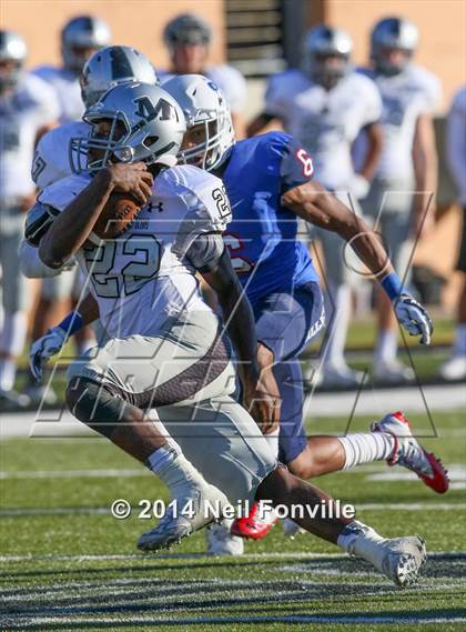 Thumbnail 2 in Martin vs. Allen (UIL 6A Regional Playoff) photogallery.