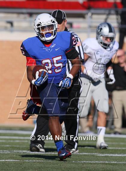 Thumbnail 3 in Martin vs. Allen (UIL 6A Regional Playoff) photogallery.