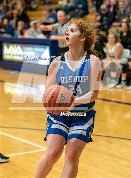 Thumbnail 1 in Lebanon vs Indianapolis Bishop Chatard (IHSAA 3A Sectional Playoff) photogallery.