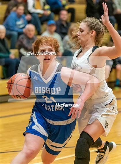 Thumbnail 1 in Lebanon vs Indianapolis Bishop Chatard (IHSAA 3A Sectional Playoff) photogallery.