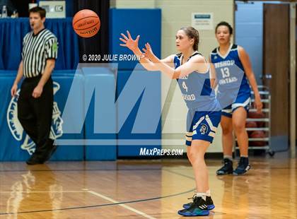 Thumbnail 3 in Lebanon vs Indianapolis Bishop Chatard (IHSAA 3A Sectional Playoff) photogallery.