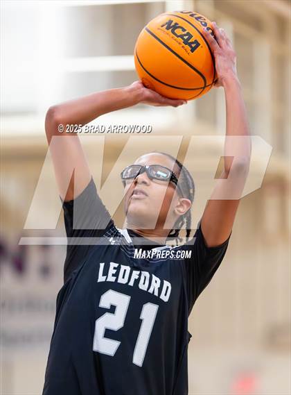 Thumbnail 1 in Ledford @ North Davidson photogallery.
