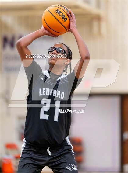 Thumbnail 3 in Ledford @ North Davidson photogallery.
