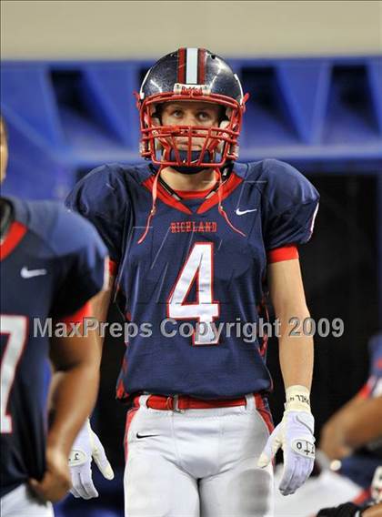 Thumbnail 3 in Richland vs. Bowie (Texas 5A D2 Region 1 Bi-District Playoffs) photogallery.