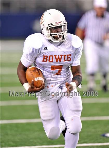 Thumbnail 1 in Richland vs. Bowie (Texas 5A D2 Region 1 Bi-District Playoffs) photogallery.
