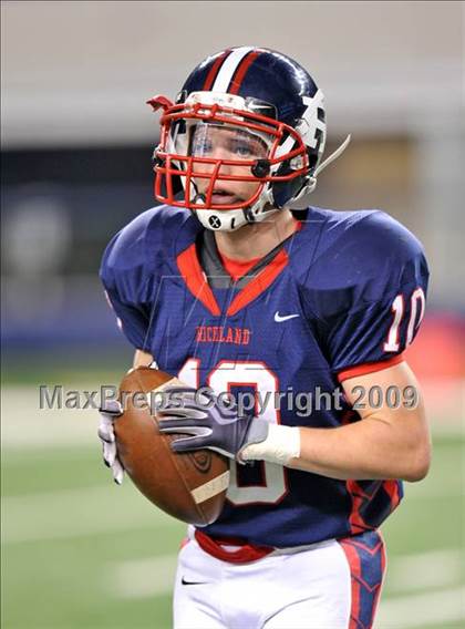 Thumbnail 3 in Richland vs. Bowie (Texas 5A D2 Region 1 Bi-District Playoffs) photogallery.