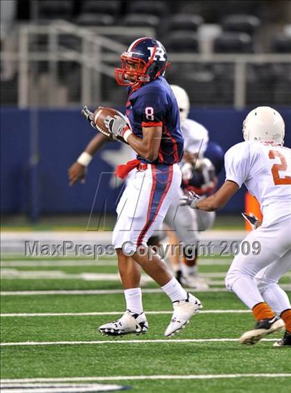 Thumbnail 1 in Richland vs. Bowie (Texas 5A D2 Region 1 Bi-District Playoffs) photogallery.